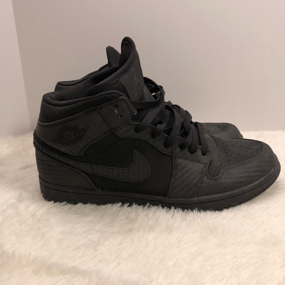 Nike Air Jordan 1 Mid all black